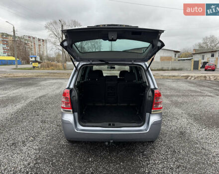 Серый Опель Зафира, объемом двигателя 1.91 л и пробегом 176 тыс. км за 6500 $, фото 16 на Automoto.ua