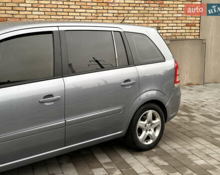 Серый Опель Зафира, объемом двигателя 1.69 л и пробегом 280 тыс. км за 4200 $, фото 9 на Automoto.ua