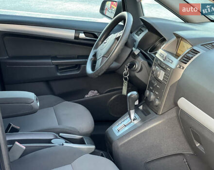 Серый Опель Зафира, объемом двигателя 1.9 л и пробегом 300 тыс. км за 6199 $, фото 15 на Automoto.ua