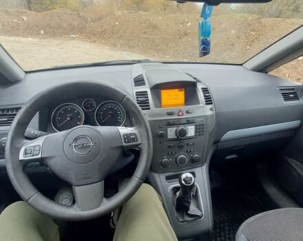 Серый Опель Зафира, объемом двигателя 2 л и пробегом 330 тыс. км за 3300 $, фото 6 на Automoto.ua