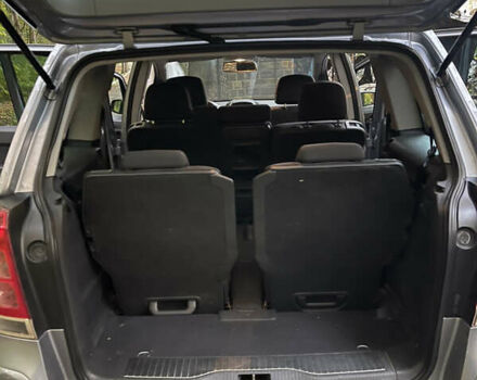 Серый Опель Зафира, объемом двигателя 1.8 л и пробегом 188 тыс. км за 5600 $, фото 11 на Automoto.ua