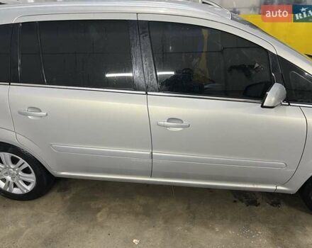 Серый Опель Зафира, объемом двигателя 1.69 л и пробегом 280 тыс. км за 5300 $, фото 13 на Automoto.ua