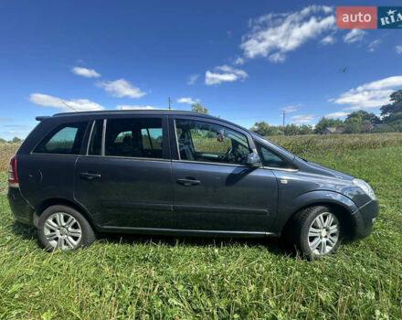 Серый Опель Зафира, объемом двигателя 1.6 л и пробегом 183 тыс. км за 5500 $, фото 3 на Automoto.ua