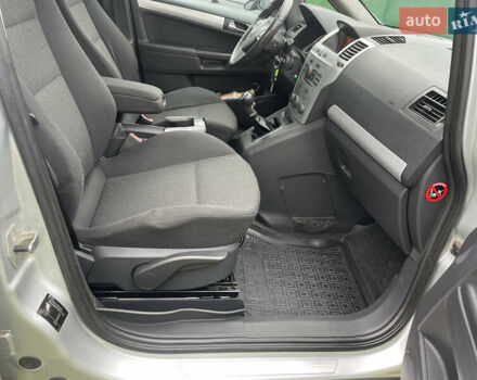 Серый Опель Зафира, объемом двигателя 1.9 л и пробегом 270 тыс. км за 5800 $, фото 14 на Automoto.ua