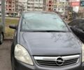 Серый Опель Зафира, объемом двигателя 1.6 л и пробегом 240 тыс. км за 5600 $, фото 1 на Automoto.ua