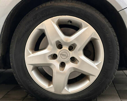 Серый Опель Зафира, объемом двигателя 1.69 л и пробегом 280 тыс. км за 4200 $, фото 16 на Automoto.ua