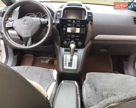 Серый Опель Зафира, объемом двигателя 1.9 л и пробегом 336 тыс. км за 6300 $, фото 4 на Automoto.ua