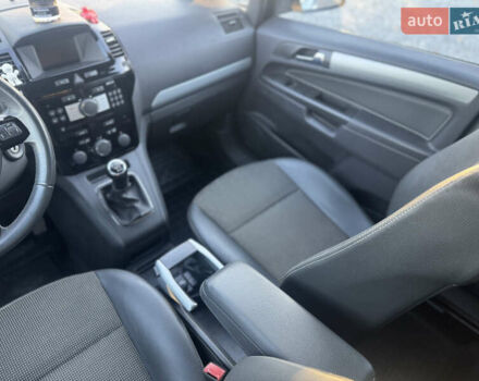 Серый Опель Зафира, объемом двигателя 1.7 л и пробегом 195 тыс. км за 5999 $, фото 24 на Automoto.ua