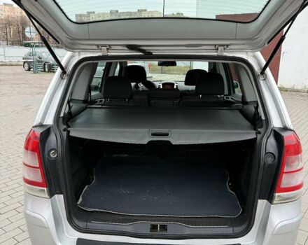 Серый Опель Зафира, объемом двигателя 1.91 л и пробегом 293 тыс. км за 6499 $, фото 9 на Automoto.ua