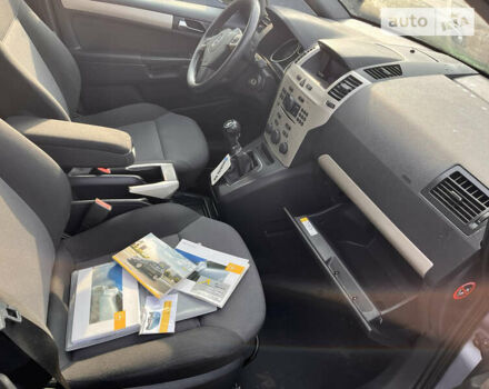 Серый Опель Зафира, объемом двигателя 1.6 л и пробегом 202 тыс. км за 6200 $, фото 18 на Automoto.ua