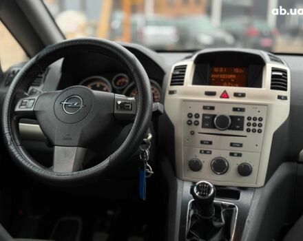 Серый Опель Зафира, объемом двигателя 1.9 л и пробегом 345 тыс. км за 6590 $, фото 34 на Automoto.ua
