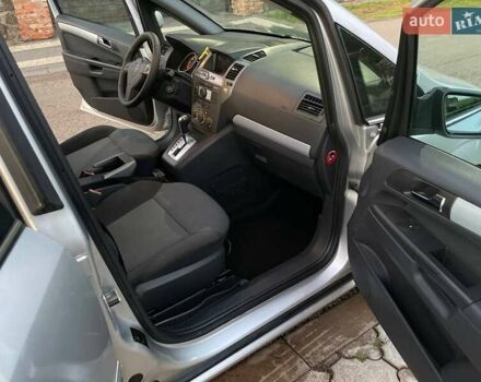 Серый Опель Зафира, объемом двигателя 1.9 л и пробегом 265 тыс. км за 7300 $, фото 2 на Automoto.ua