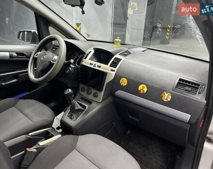 Серый Опель Зафира, объемом двигателя 1.8 л и пробегом 263 тыс. км за 6500 $, фото 24 на Automoto.ua