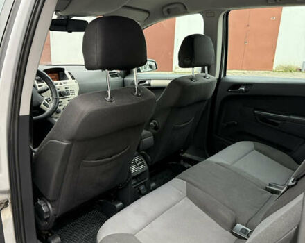 Серый Опель Зафира, объемом двигателя 1.91 л и пробегом 293 тыс. км за 6499 $, фото 6 на Automoto.ua