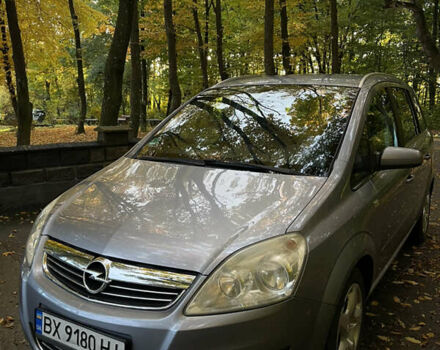 Серый Опель Зафира, объемом двигателя 1.8 л и пробегом 188 тыс. км за 5600 $, фото 3 на Automoto.ua