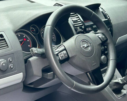 Серый Опель Зафира, объемом двигателя 1.9 л и пробегом 251 тыс. км за 7000 $, фото 6 на Automoto.ua