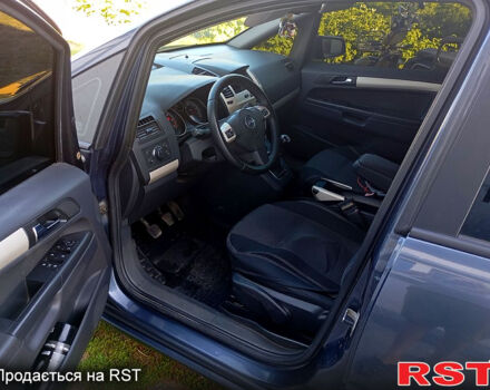 Серый Опель Зафира, объемом двигателя 1.7 л и пробегом 238 тыс. км за 7000 $, фото 10 на Automoto.ua