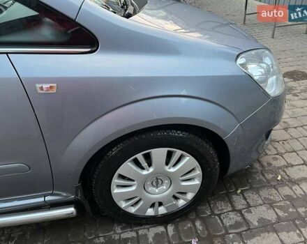 Серый Опель Зафира, объемом двигателя 1.6 л и пробегом 140 тыс. км за 7500 $, фото 5 на Automoto.ua