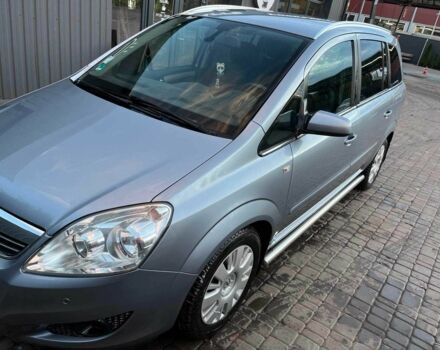 Серый Опель Зафира, объемом двигателя 1.6 л и пробегом 140 тыс. км за 7620 $, фото 2 на Automoto.ua