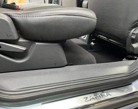 Серый Опель Зафира, объемом двигателя 1.6 л и пробегом 140 тыс. км за 7620 $, фото 20 на Automoto.ua