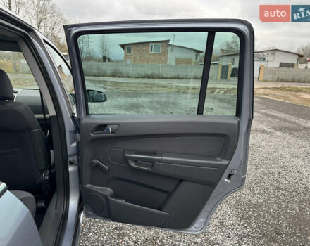 Серый Опель Зафира, объемом двигателя 1.91 л и пробегом 176 тыс. км за 6500 $, фото 27 на Automoto.ua