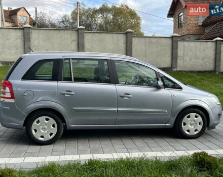 Серый Опель Зафира, объемом двигателя 1.6 л и пробегом 162 тыс. км за 5700 $, фото 31 на Automoto.ua