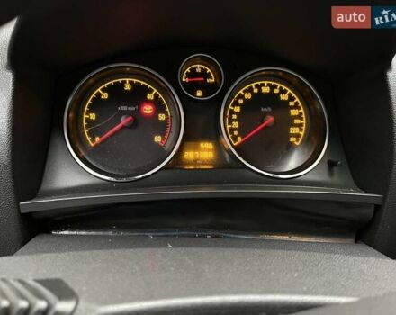 Серый Опель Зафира, объемом двигателя 1.7 л и пробегом 287 тыс. км за 6300 $, фото 14 на Automoto.ua