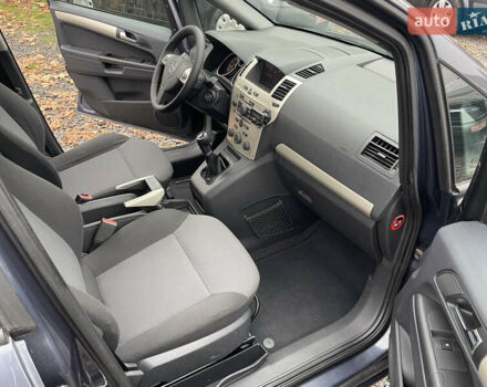 Серый Опель Зафира, объемом двигателя 1.8 л и пробегом 187 тыс. км за 5850 $, фото 21 на Automoto.ua