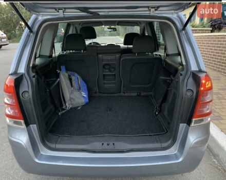 Серый Опель Зафира, объемом двигателя 1.6 л и пробегом 202 тыс. км за 6200 $, фото 5 на Automoto.ua