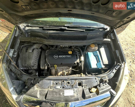 Серый Опель Зафира, объемом двигателя 1.6 л и пробегом 183 тыс. км за 5500 $, фото 9 на Automoto.ua