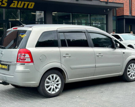 Серый Опель Зафира, объемом двигателя 1.9 л и пробегом 251 тыс. км за 7000 $, фото 4 на Automoto.ua