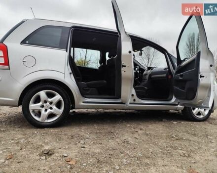 Сірий Опель Зафіра, об'ємом двигуна 1.6 л та пробігом 200 тис. км за 6300 $, фото 12 на Automoto.ua