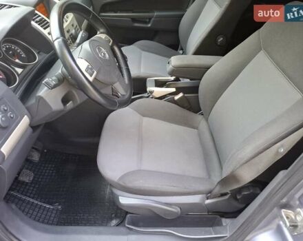 Серый Опель Зафира, объемом двигателя 1.6 л и пробегом 197 тыс. км за 6600 $, фото 20 на Automoto.ua