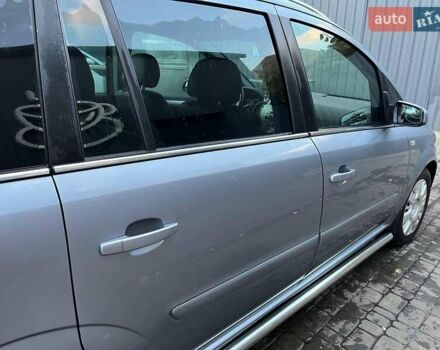 Серый Опель Зафира, объемом двигателя 1.6 л и пробегом 140 тыс. км за 7500 $, фото 9 на Automoto.ua