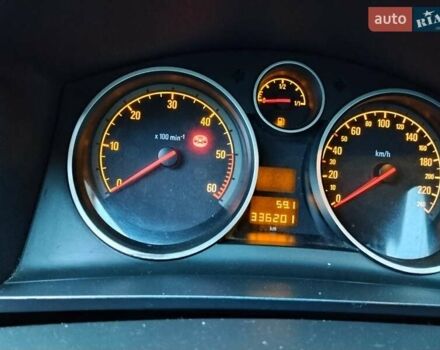 Серый Опель Зафира, объемом двигателя 1.9 л и пробегом 336 тыс. км за 6300 $, фото 6 на Automoto.ua