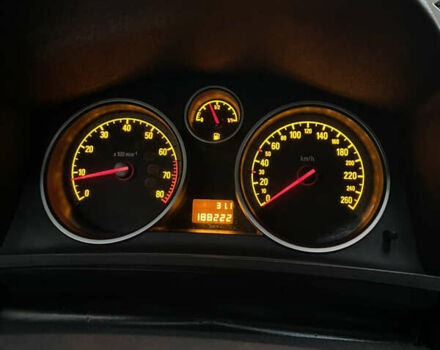 Серый Опель Зафира, объемом двигателя 1.8 л и пробегом 188 тыс. км за 5600 $, фото 13 на Automoto.ua