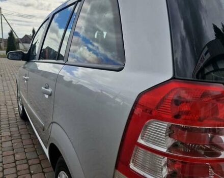 Серый Опель Зафира, объемом двигателя 1.6 л и пробегом 239 тыс. км за 5600 $, фото 4 на Automoto.ua