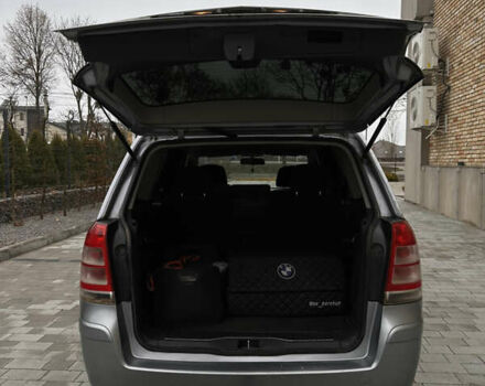 Серый Опель Зафира, объемом двигателя 1.69 л и пробегом 280 тыс. км за 4200 $, фото 32 на Automoto.ua