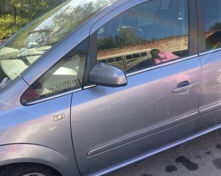 Серый Опель Зафира, объемом двигателя 1.8 л и пробегом 242 тыс. км за 5900 $, фото 2 на Automoto.ua