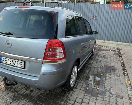 Серый Опель Зафира, объемом двигателя 1.6 л и пробегом 140 тыс. км за 7500 $, фото 1 на Automoto.ua