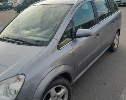 Серый Опель Зафира, объемом двигателя 1.6 л и пробегом 230 тыс. км за 6000 $, фото 3 на Automoto.ua