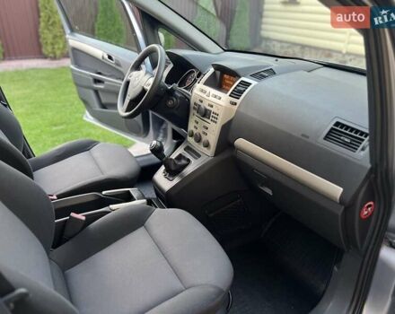 Серый Опель Зафира, объемом двигателя 1.8 л и пробегом 219 тыс. км за 6300 $, фото 24 на Automoto.ua