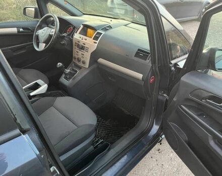 Серый Опель Зафира, объемом двигателя 1.9 л и пробегом 281 тыс. км за 2800 $, фото 12 на Automoto.ua