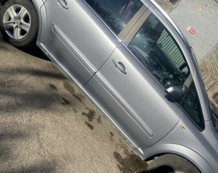 Серый Опель Зафира, объемом двигателя 1.8 л и пробегом 242 тыс. км за 5900 $, фото 3 на Automoto.ua