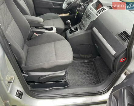 Серый Опель Зафира, объемом двигателя 1.9 л и пробегом 270 тыс. км за 5800 $, фото 15 на Automoto.ua