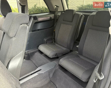 Опель Зафіра 2008 у Кривому Розі на Automoto.ua Сірий Опель Зафіра, об'ємом двигуна 2.2 л та пробігом 194 тис. км за 6499 $, фото 17 на Automoto.ua