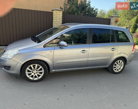 Серый Опель Зафира, объемом двигателя 1.8 л и пробегом 220 тыс. км за 6500 $, фото 1 на Automoto.ua