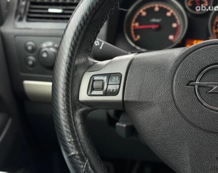 Серый Опель Зафира, объемом двигателя 1.9 л и пробегом 345 тыс. км за 6590 $, фото 26 на Automoto.ua