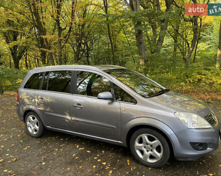 Серый Опель Зафира, объемом двигателя 1.8 л и пробегом 188 тыс. км за 5600 $, фото 7 на Automoto.ua