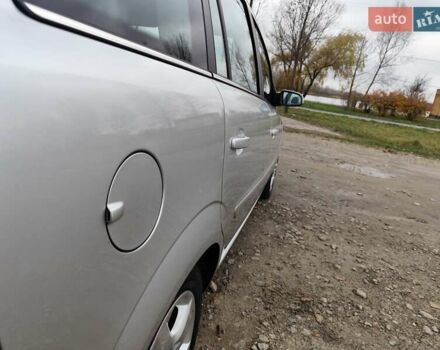 Сірий Опель Зафіра, об'ємом двигуна 1.6 л та пробігом 200 тис. км за 6300 $, фото 11 на Automoto.ua